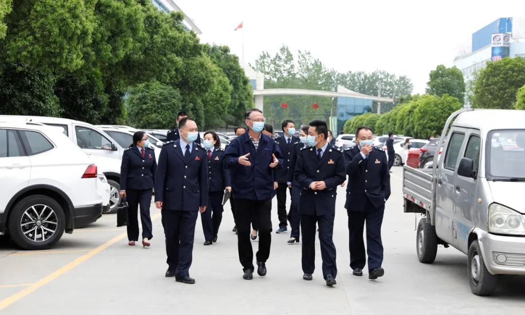 隨州市稅務(wù)局與程力汽車集團(tuán)共同舉辦“減稅費(fèi)優(yōu)服務(wù)，助復(fù)產(chǎn)促發(fā)展 ”