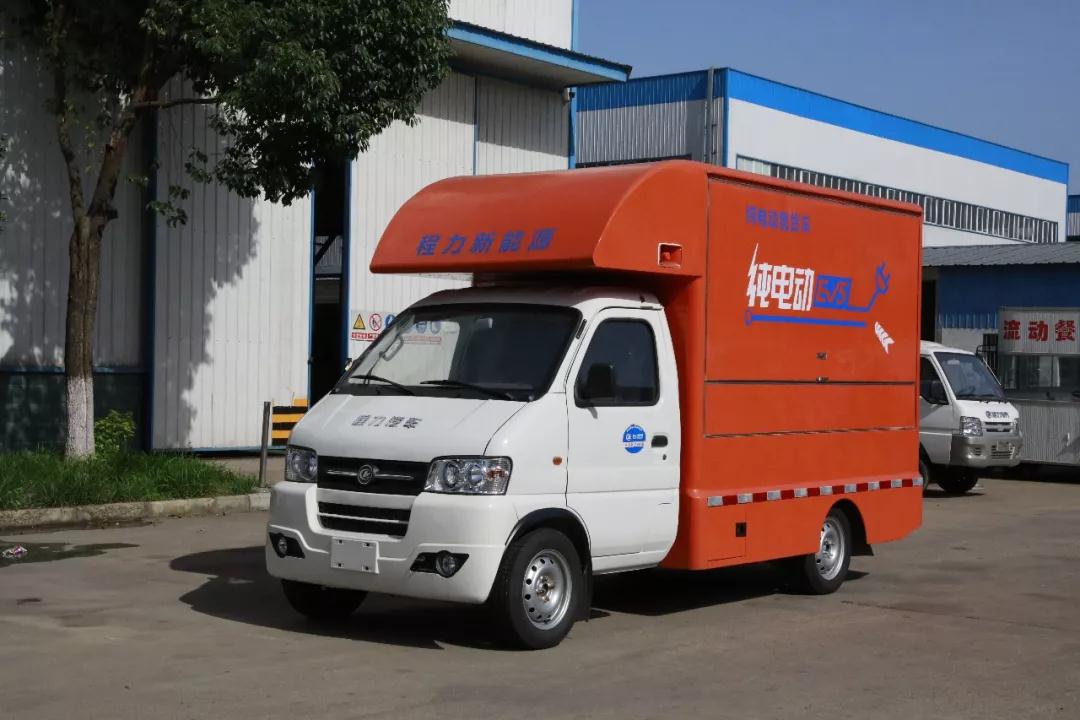 程力新能源人工智能搶險(xiǎn)救援車首批訂單圓滿交車，為國(guó)家電網(wǎng)提供一流產(chǎn)品