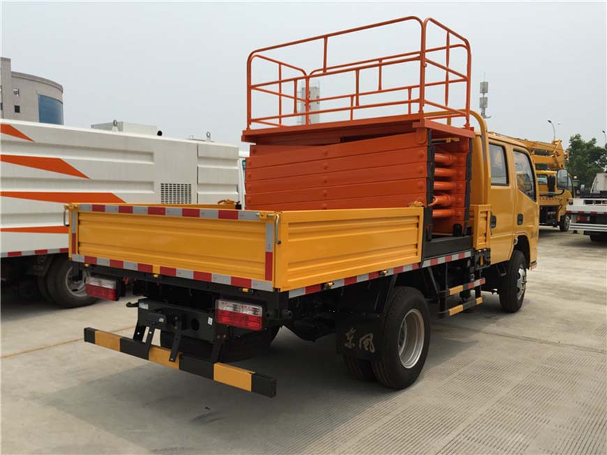東風(fēng)8米、10米升降平臺車